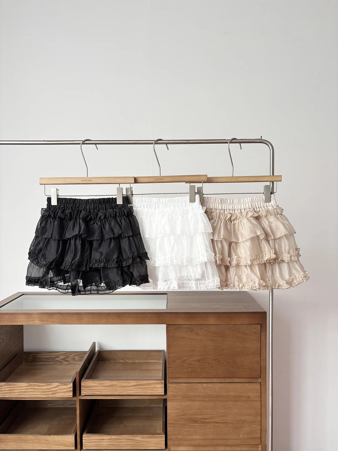 Sweet Ballet Style High Waist Short Skirt Women's Lace Splicing Slimming Anti-aging Half-length Cake Skirt Summer New Arrival
Sweet Ballet Style High Waist Short Skirt Women's Lace Splicing Slimming Anti-aging Half-length Cake Skirt Summer New Arrival