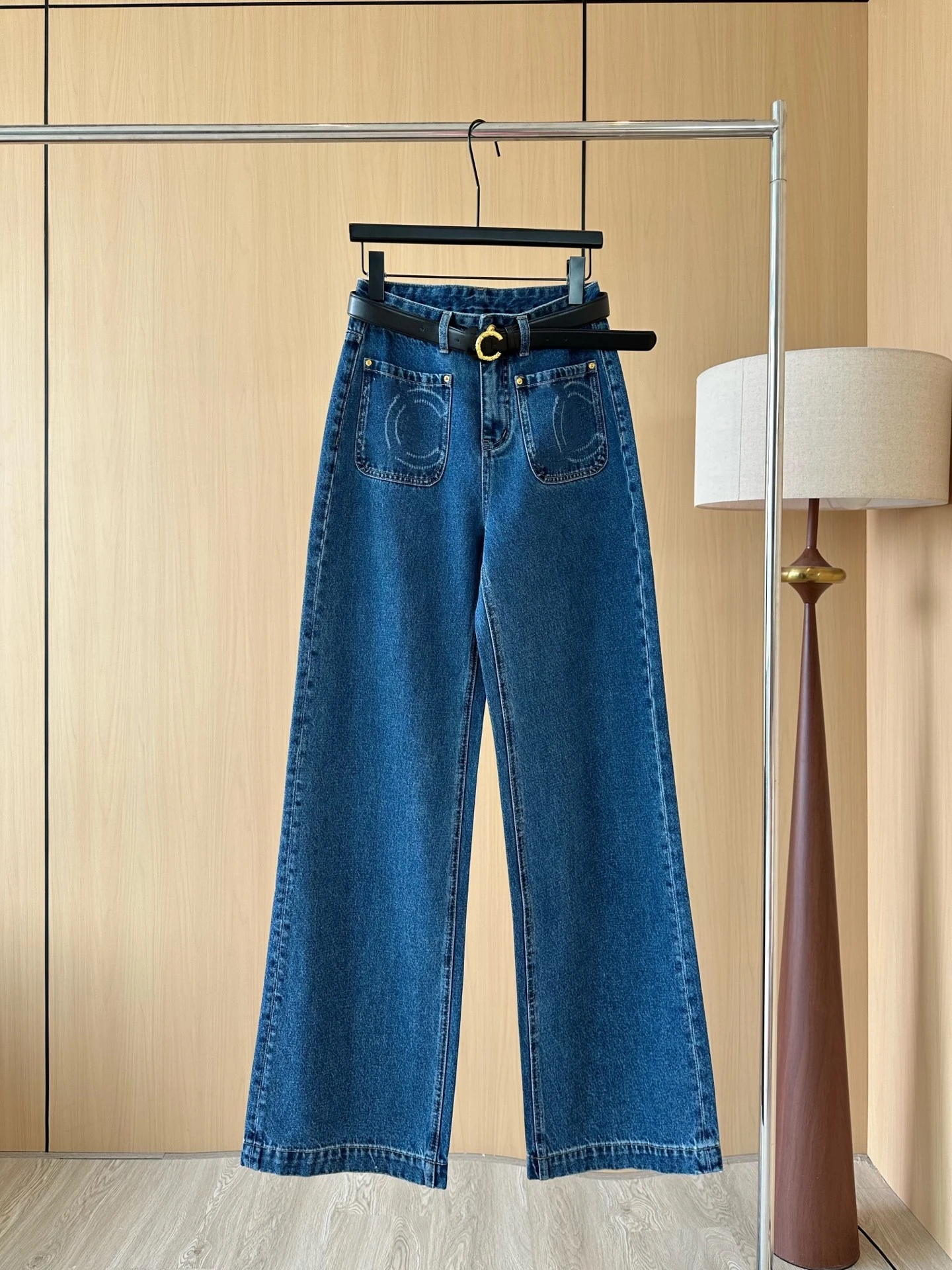 25 Autumn New Fashionable and Comfortable Light Luxury Double Pocket Decorative Jeans with Belt
25 Autumn New Fashionable and Comfortable Light Luxury Double Pocket Decorative Jeans with Belt
