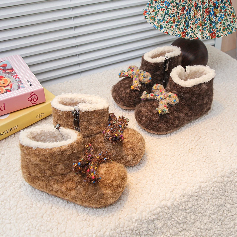 Новые плюшевые сапоги для девочек, зимние милые детские модные ботильоны с бантом, теплые меховые мягкие детские повседневные хлопковые сапоги принцессы
Новые плюшевые сапоги для девочек, зимние милые детские модные ботильоны с бантом, теплые меховые мягкие детские повседневные хлопковые сапоги принцессы