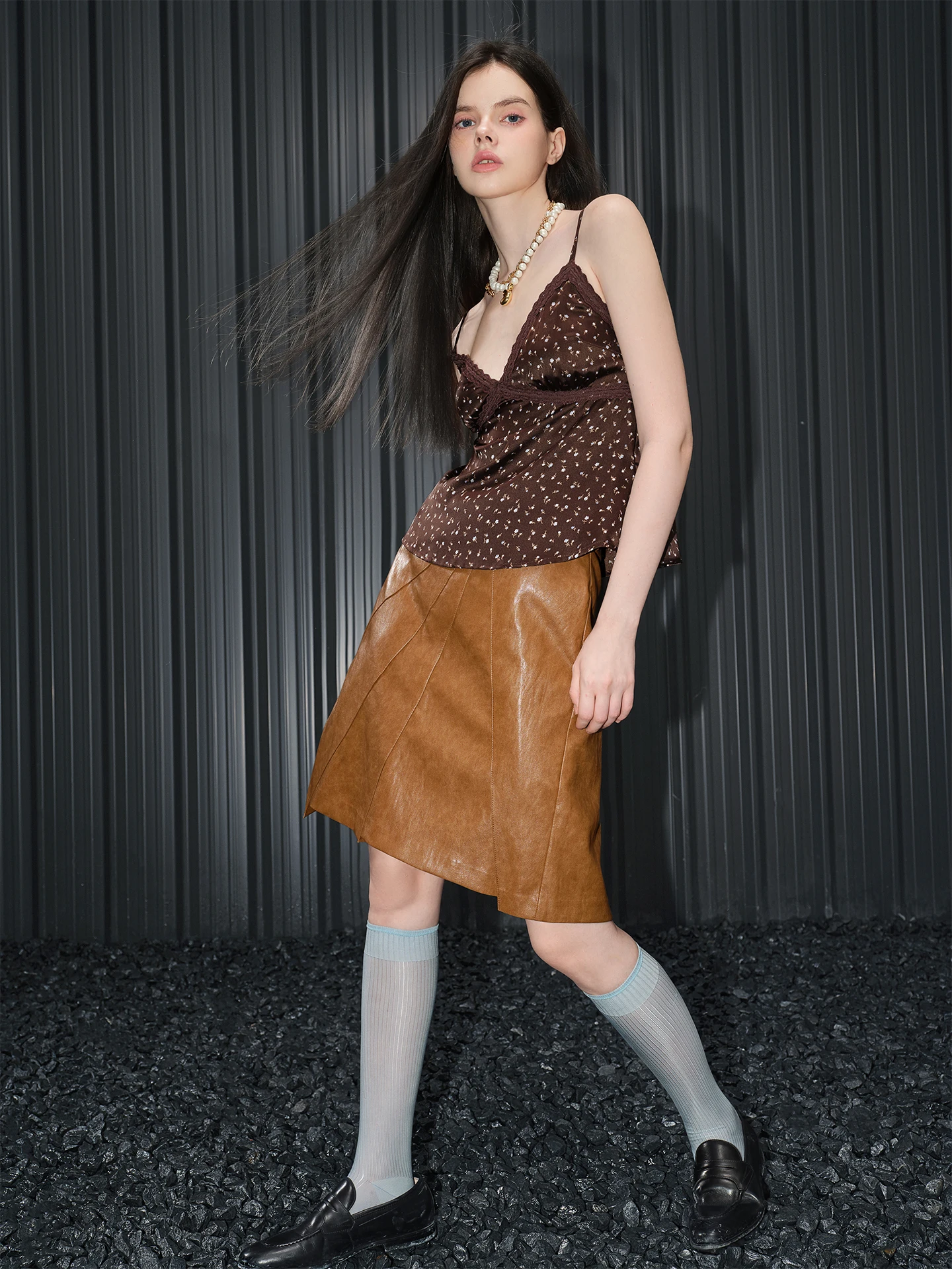 i Color Leather Skirt Women's Autumn Winter New Simple High-End Retro Sle Ele Versatile High Waist Asymmetrical A-Li...
i Color Leather Skirt Women's Autumn Winter New Simple High-End Retro Sle Ele Versatile High Waist Asymmetrical A-Li...