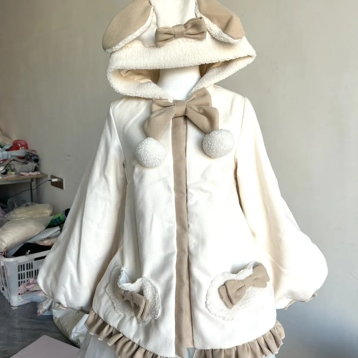 Japanese Style Lolita Kawaii Hooded Coat Sweet Cute Warm Fashion Jackets Aesthetics Y2k Bow Casual Cardigan Woman Chic
Japanese Style Lolita Kawaii Hooded Coat Sweet Cute Warm Fashion Jackets Aesthetics Y2k Bow Casual Cardigan Woman Chic