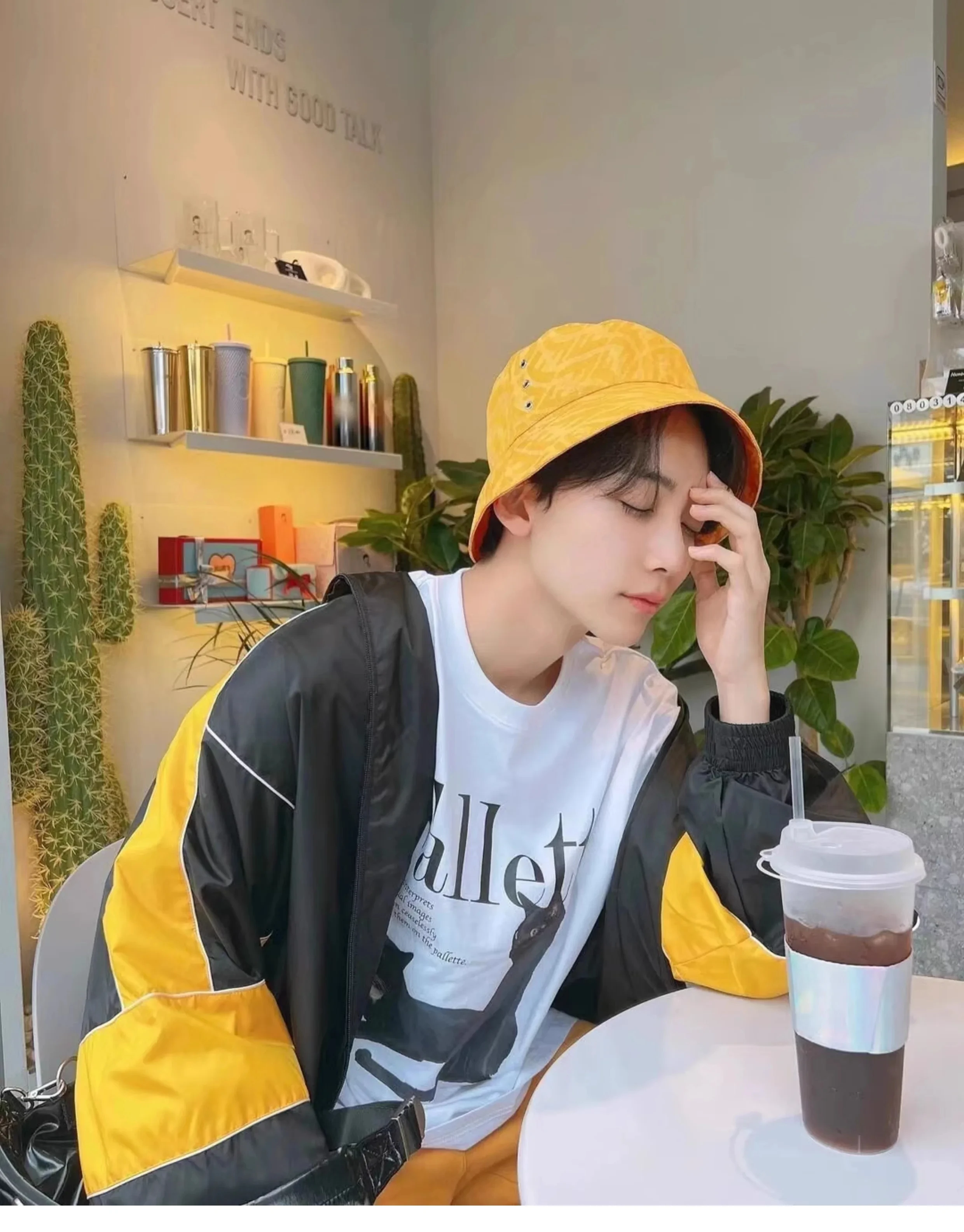 Korean China-Chic Brand Short Sleeve Classic Fashion Brand Small Retro Casual Cat T-Shirt Summer Men's And Women's Same Top
Korean China-Chic Brand Short Sleeve Classic Fashion Brand Small Retro Casual Cat T-Shirt Summer Men's And Women's Same Top