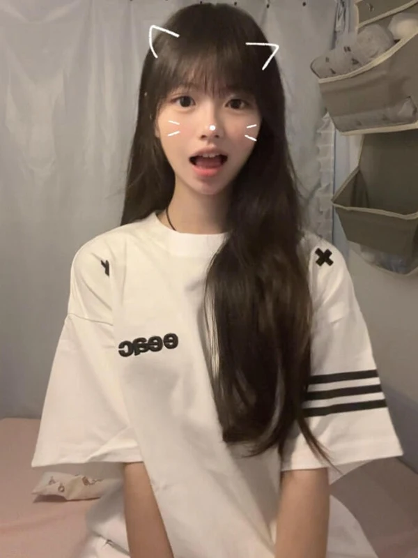 Retro Embroidered Letter Three Bars Short Sleeve T-Shirt Women Summer Loose Design Unique Couple Tops Cotton Casual Style
Retro Embroidered Letter Three Bars Short Sleeve T-Shirt Women Summer Loose Design Unique Couple Tops Cotton Casual Style