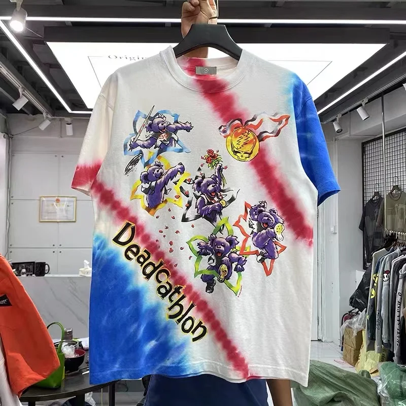 Creative movement bear printing tie-dye process short-sleeved T-shirt men loose
Creative movement bear printing tie-dye process short-sleeved T-shirt men loose