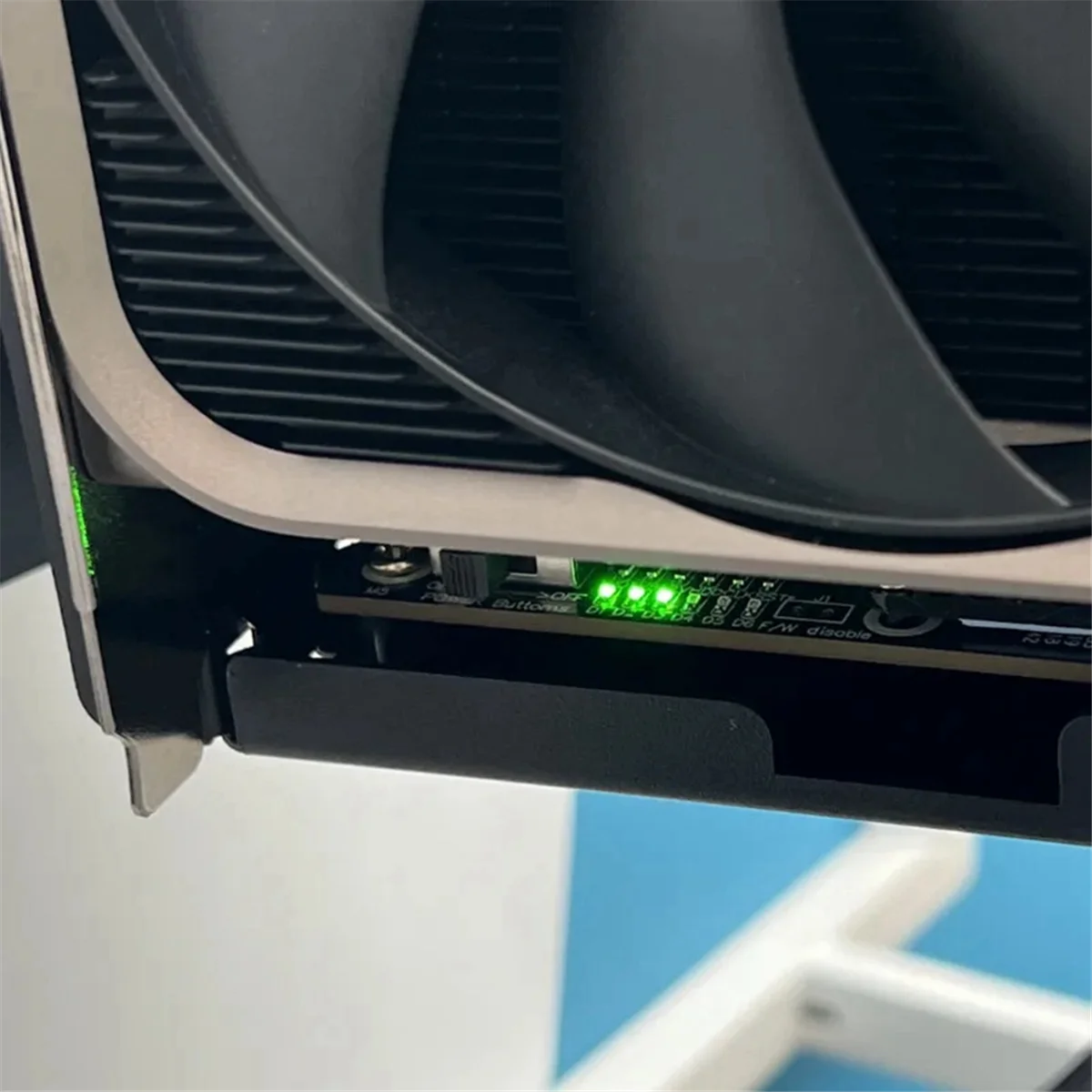 NEW!! UT4G-BK8 External EGPU Adapter USB4.0 to PCIe X16 EGPU for Thunderbolt 4/3 PCIe 4.0 X4 GPU Dock for NUC ITX STX Laptop
NEW!! UT4G-BK8 External EGPU Adapter USB4.0 to PCIe X16 EGPU for Thunderbolt 4/3 PCIe 4.0 X4 GPU Dock for NUC ITX STX Laptop