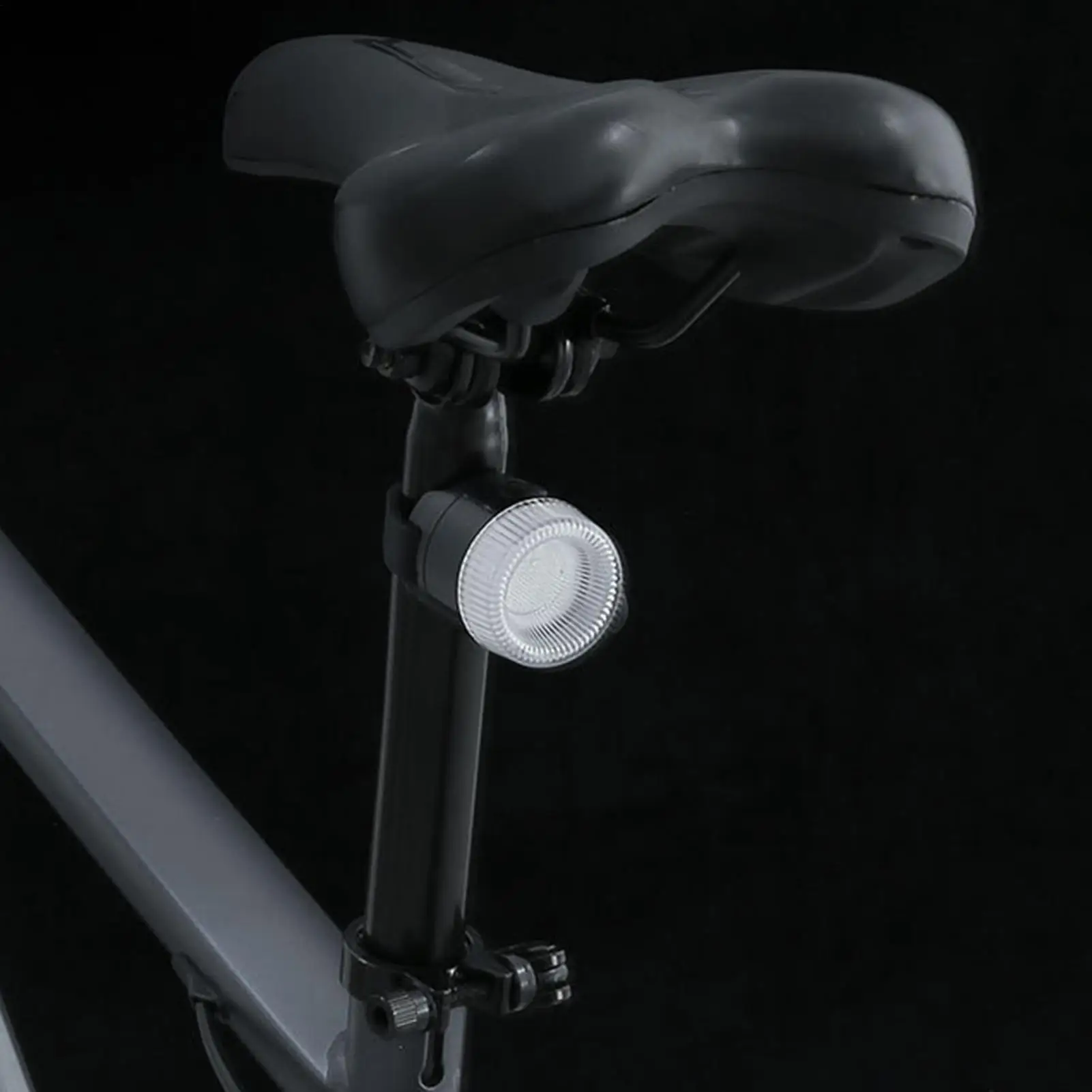 Задний велосипедный фонарь, водонепроницаемый задний фонарь для езды на велосипеде, устройство освещения безопасности для занятий спортом, поездок на работу, приключений, ночной езды
Задний велосипедный фонарь, водонепроницаемый задний фонарь для езды на велосипеде, устройство освещения безопасности для занятий спортом, поездок на работу, приключений, ночной езды