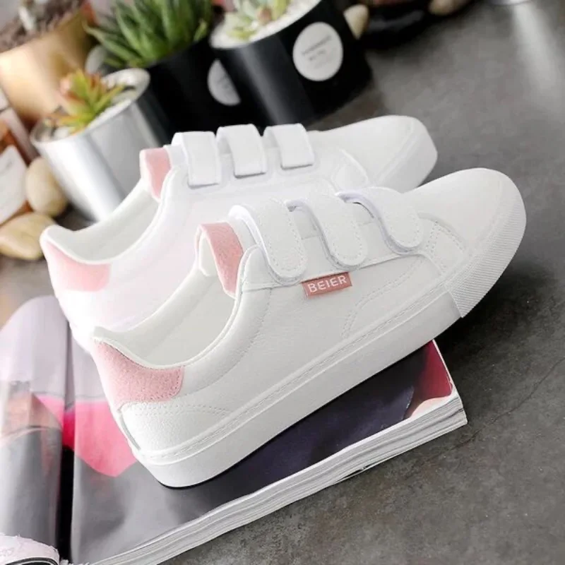 2025 Spring and Autumn Hot Seller New Korean Edition Casual White Shoes Women's Casual Shoes Flat Plate Shoes Sneakers Women
2025 Spring and Autumn Hot Seller New Korean Edition Casual White Shoes Women's Casual Shoes Flat Plate Shoes Sneakers Women