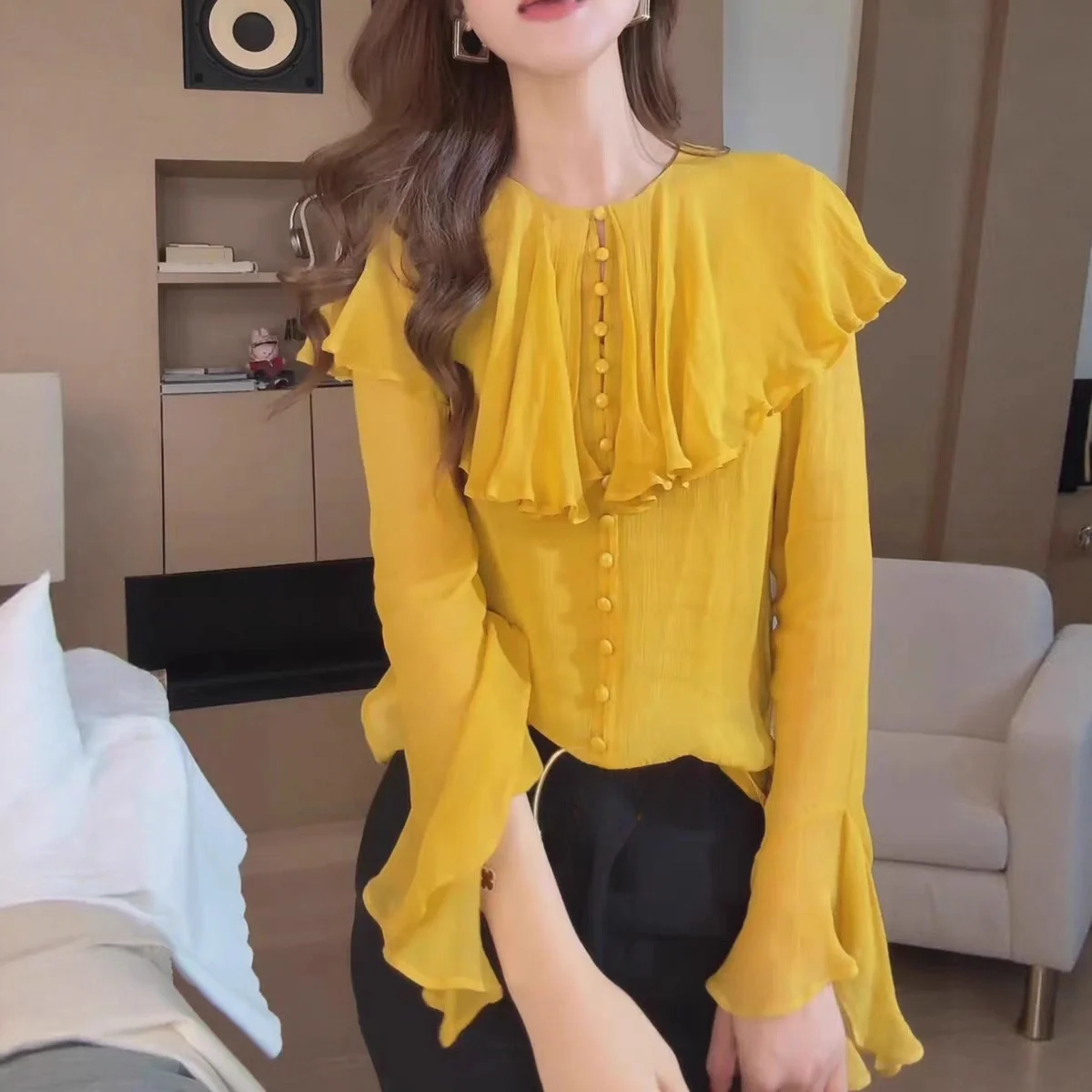 Sweet Style Pure Color Bell Sleeve Women's Chiffon Top Floral Lace Hemline Elegant Youthful Tunic Shirt Autumn New Arrival
Sweet Style Pure Color Bell Sleeve Women's Chiffon Top Floral Lace Hemline Elegant Youthful Tunic Shirt Autumn New Arrival