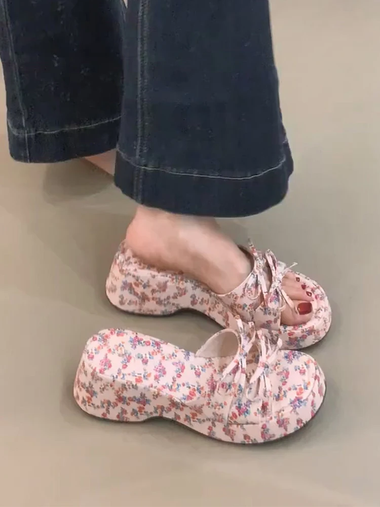 Floral Themed Thick Heel Sandals Women's Summer Slip-On Comfortable Wearing Outdoor Sandals Beautiful Knot Design
Floral Themed Thick Heel Sandals Women's Summer Slip-On Comfortable Wearing Outdoor Sandals Beautiful Knot Design