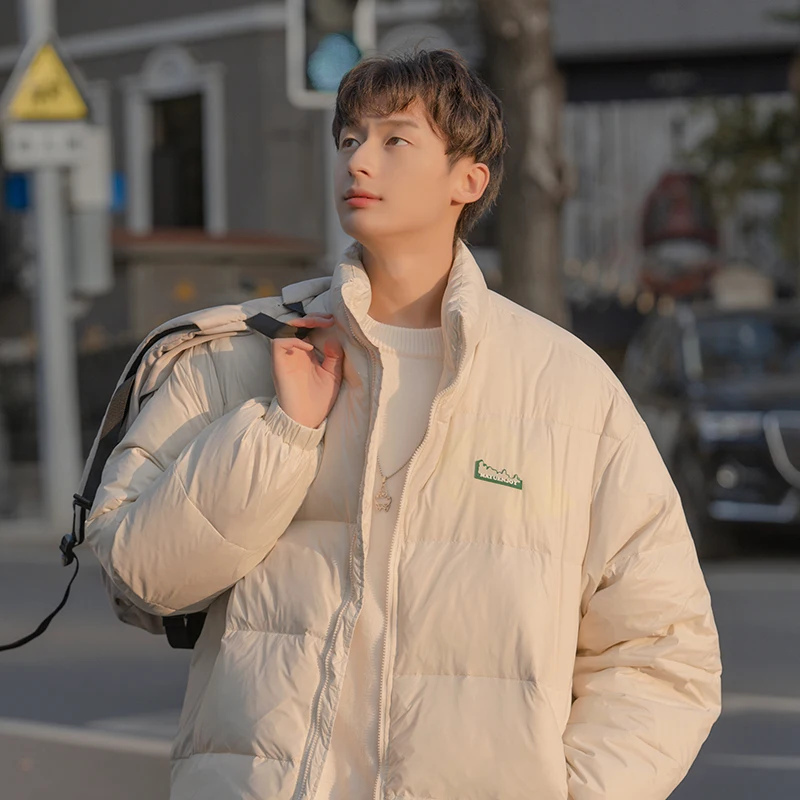 Утепленная белая мужская зимняя куртка с воротником-стойкой, молодежная верхняя одежда, модный американский бренд, теплая куртка-пальто
Утепленная белая мужская зимняя куртка с воротником-стойкой, молодежная верхняя одежда, модный американский бренд, теплая куртка-пальто