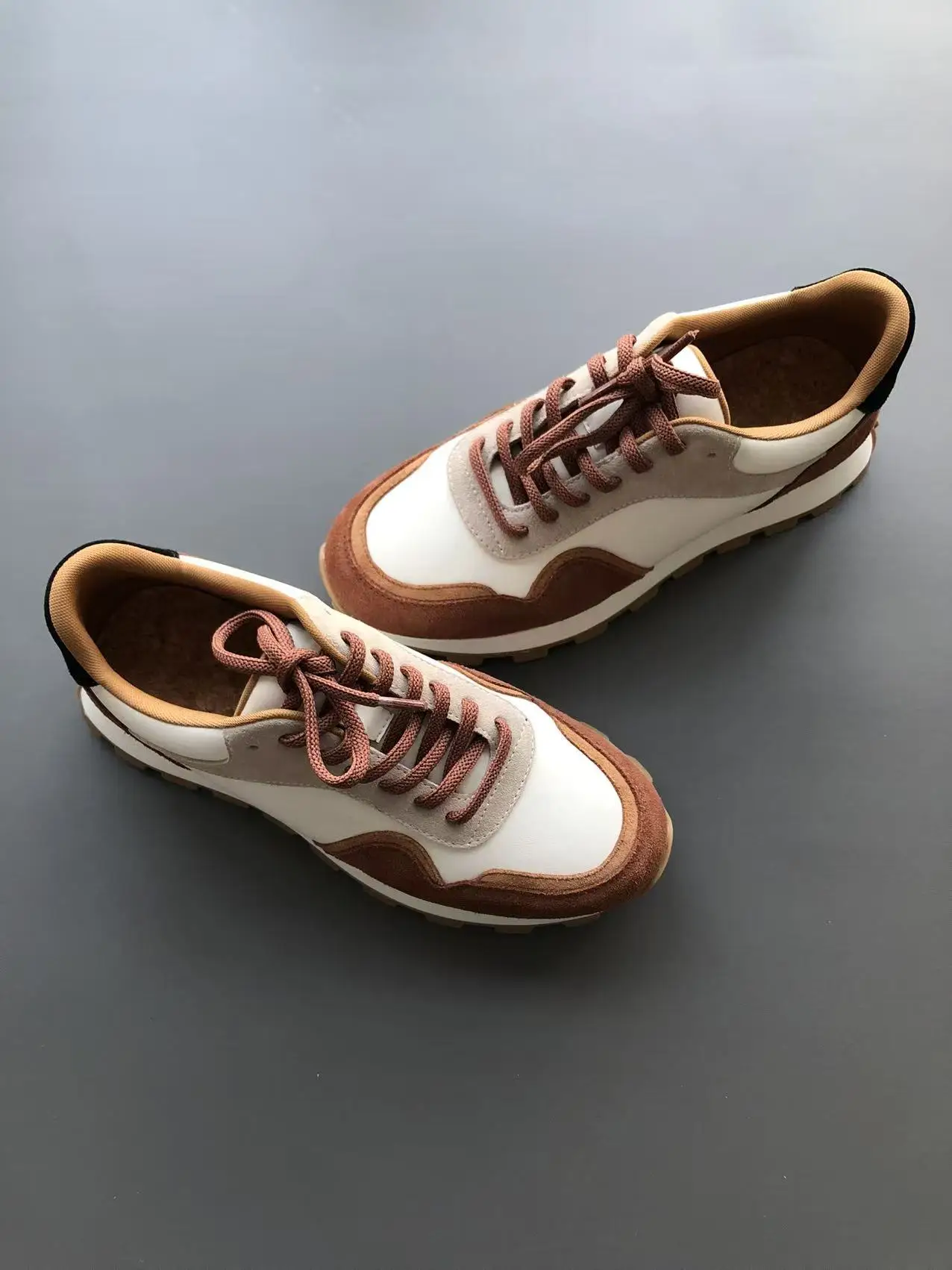 Trendy Outdoor Hiking Shoes Leisure round Toe Sports Sneakers Commuter Lace-Up Men Women Thick Bottom Heightening Agan Shoes
Trendy Outdoor Hiking Shoes Leisure round Toe Sports Sneakers Commuter Lace-Up Men Women Thick Bottom Heightening Agan Shoes