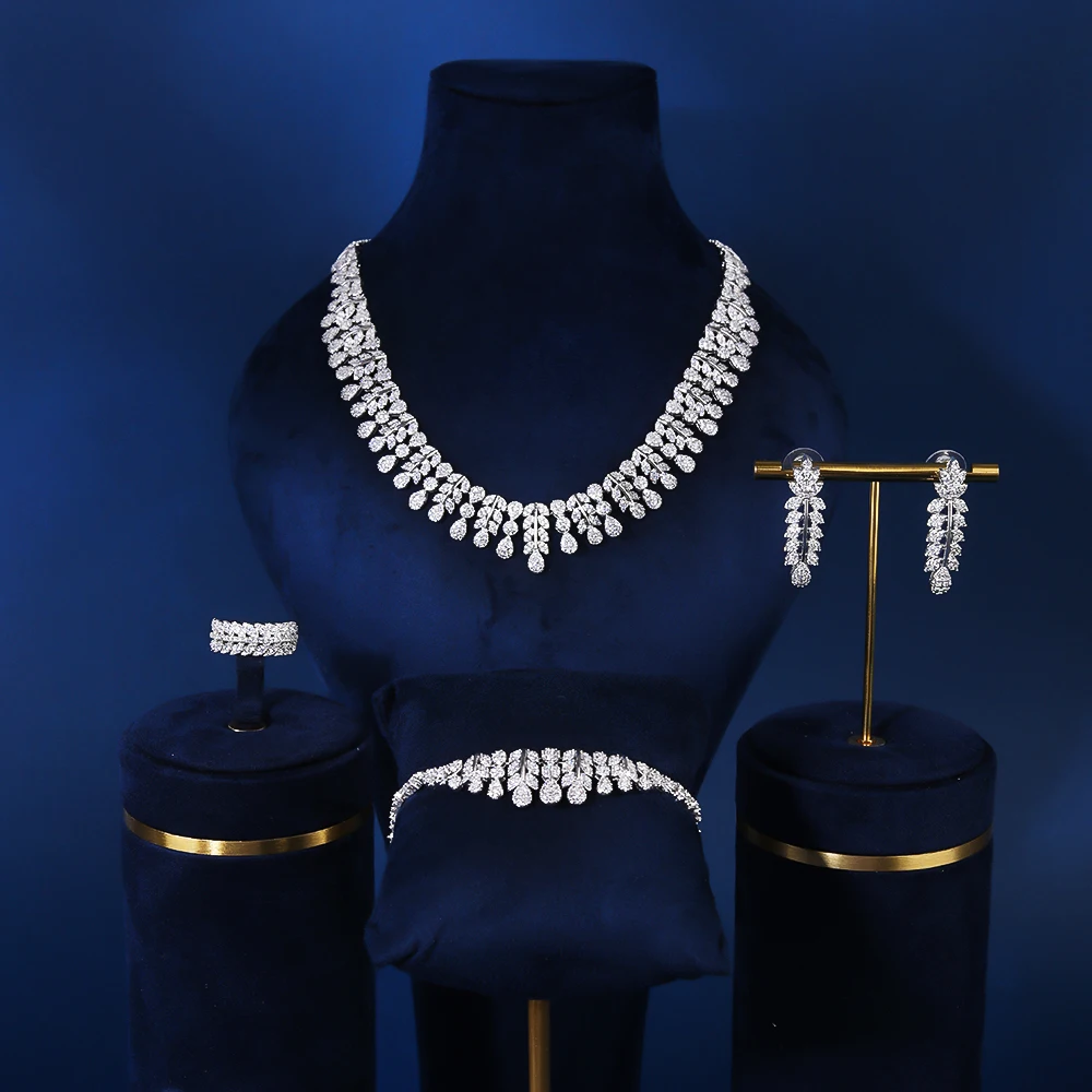 1491 Blue Coast модные 4 шт. роскошные индийские ювелирные наборы капли для женщин Свадебная вечеринка Дубай Свадебные ожерелья серьги
1491 Blue Coast модные 4 шт. роскошные индийские ювелирные наборы капли для женщин Свадебная вечеринка Дубай Свадебные ожерелья серьги