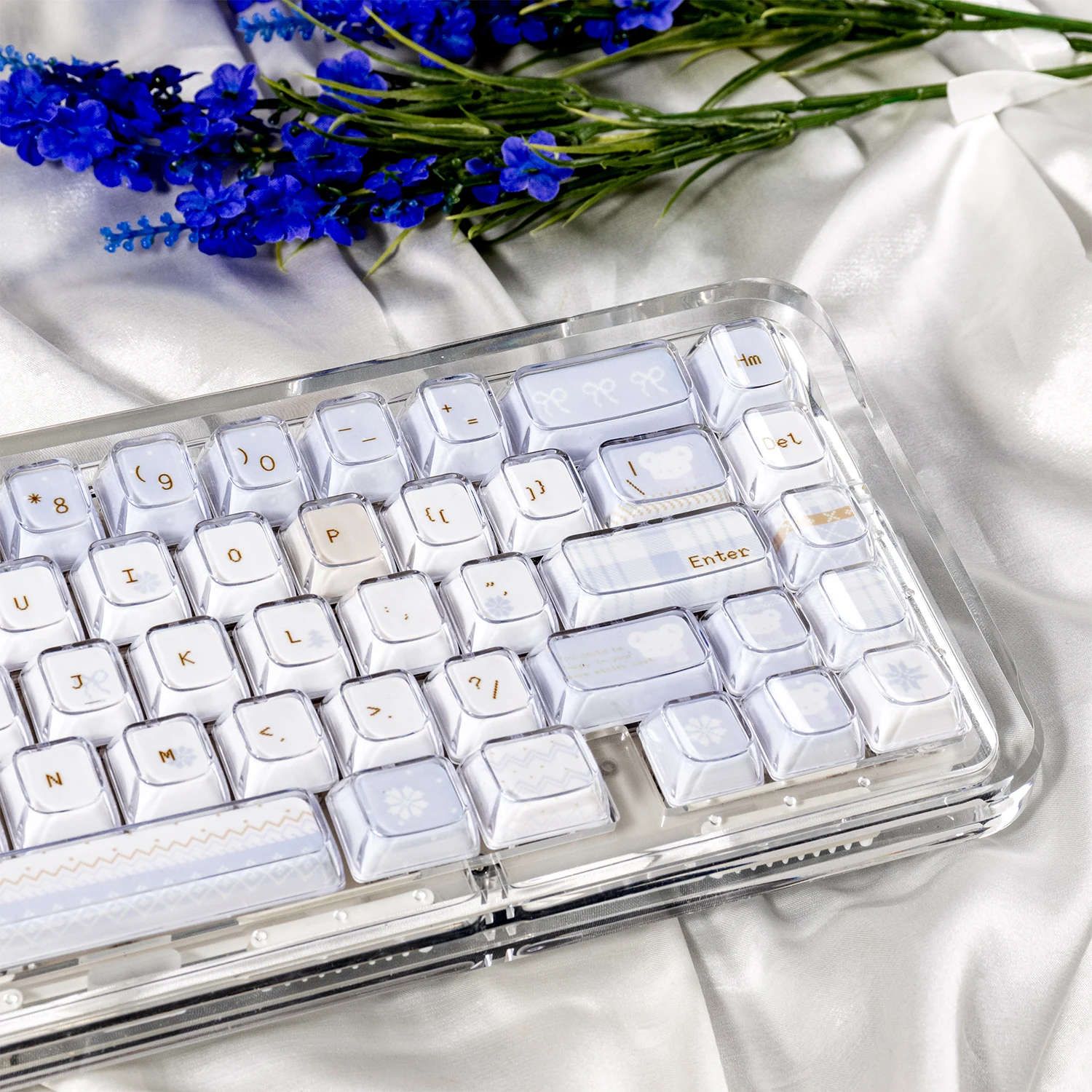 MAIMOOO Jelly Keycaps Winter Letter Theme KDA Profile PBT+PC Custom Fresh Blue Crystal Keycap for MX Switch Mechanical Keyboard
MAIMOOO Jelly Keycaps Winter Letter Theme KDA Profile PBT+PC Custom Fresh Blue Crystal Keycap for MX Switch Mechanical Keyboard