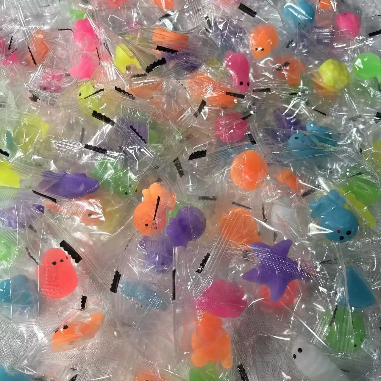 Набор из 18 мини-игрушек-антистресс в виде животных: музыкальные, симуляционные, для снятия напряжения, улучшения настроения, снятия давления, подарок на день рождения
Набор из 18 мини-игрушек-антистресс в виде животных: музыкальные, симуляционные, для снятия напряжения, улучшения настроения, снятия давления, подарок на день рождения