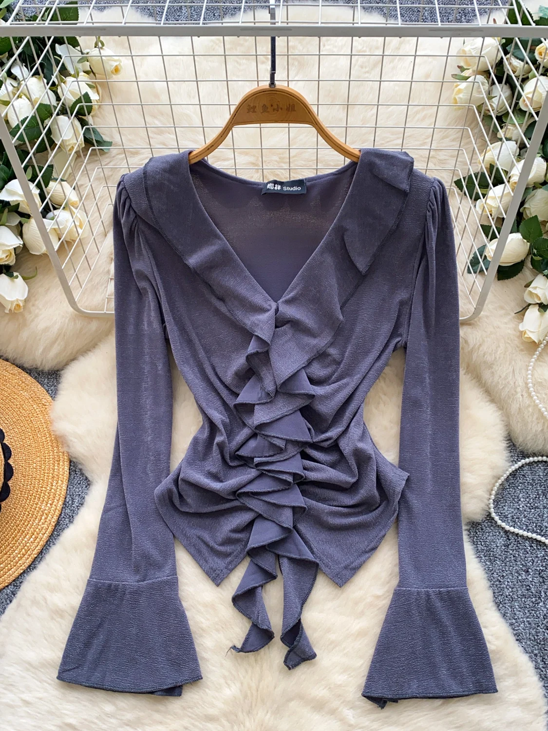 Flare Sleeve Blouse for Women Autumn with Irregular Ruffle Edges and Slim Fit Design Elegant Top for Ladies
Flare Sleeve Blouse for Women Autumn with Irregular Ruffle Edges and Slim Fit Design Elegant Top for Ladies