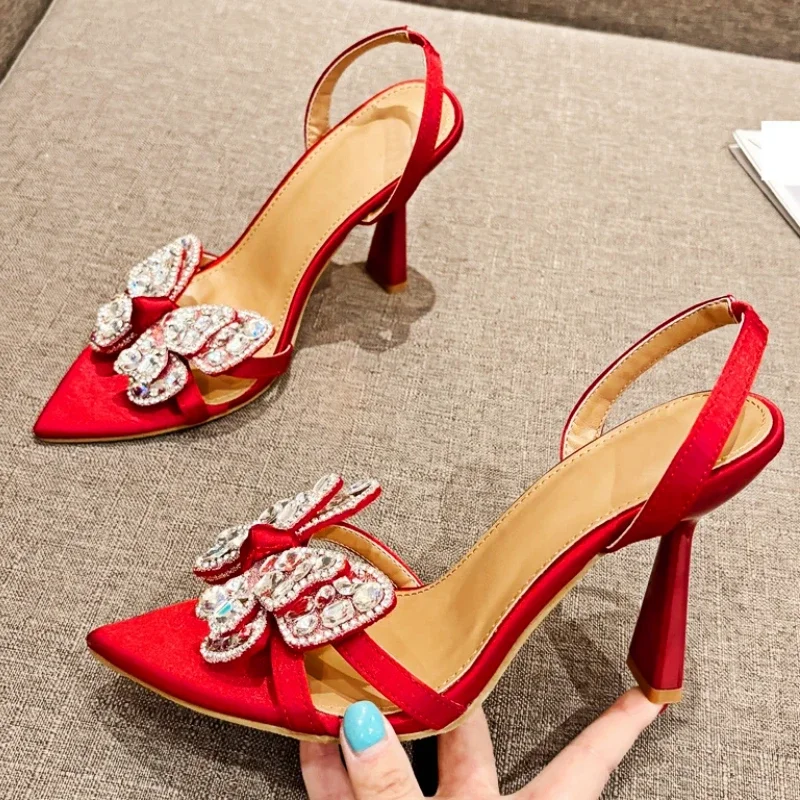 Satin Crystal Butterfly-knot High Heels Women Pointed Toe Pumps Sandals Women Luxury Thin Heels Party Dress Shoes Zapatos Mujer
Satin Crystal Butterfly-knot High Heels Women Pointed Toe Pumps Sandals Women Luxury Thin Heels Party Dress Shoes Zapatos Mujer