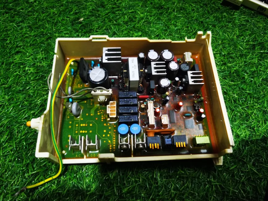 Parts for Rinnai water heater main board REU-V2016W Rinnai computer board REU-W1610WF 2400FFU
Parts for Rinnai water heater main board REU-V2016W Rinnai computer board REU-W1610WF 2400FFU