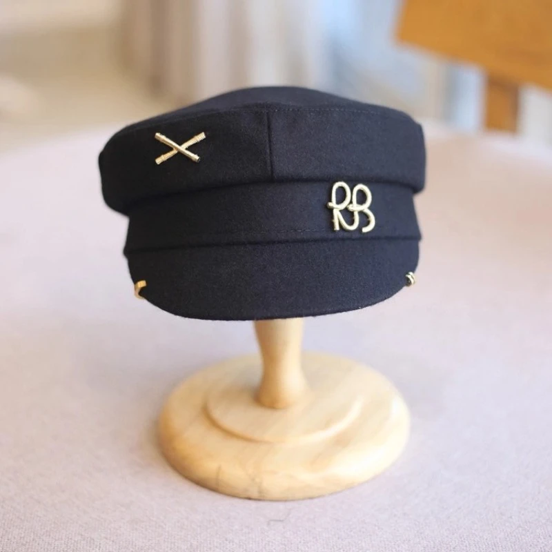 2026 Дизайнерские шерстяные кепки газетчика для женщин с надписью RB, военная шляпа, кепка с плоским верхом, повседневные темно-синие шляпы с козырьком Gorras
2026 Дизайнерские шерстяные кепки газетчика для женщин с надписью RB, военная шляпа, кепка с плоским верхом, повседневные темно-синие шляпы с козырьком Gorras