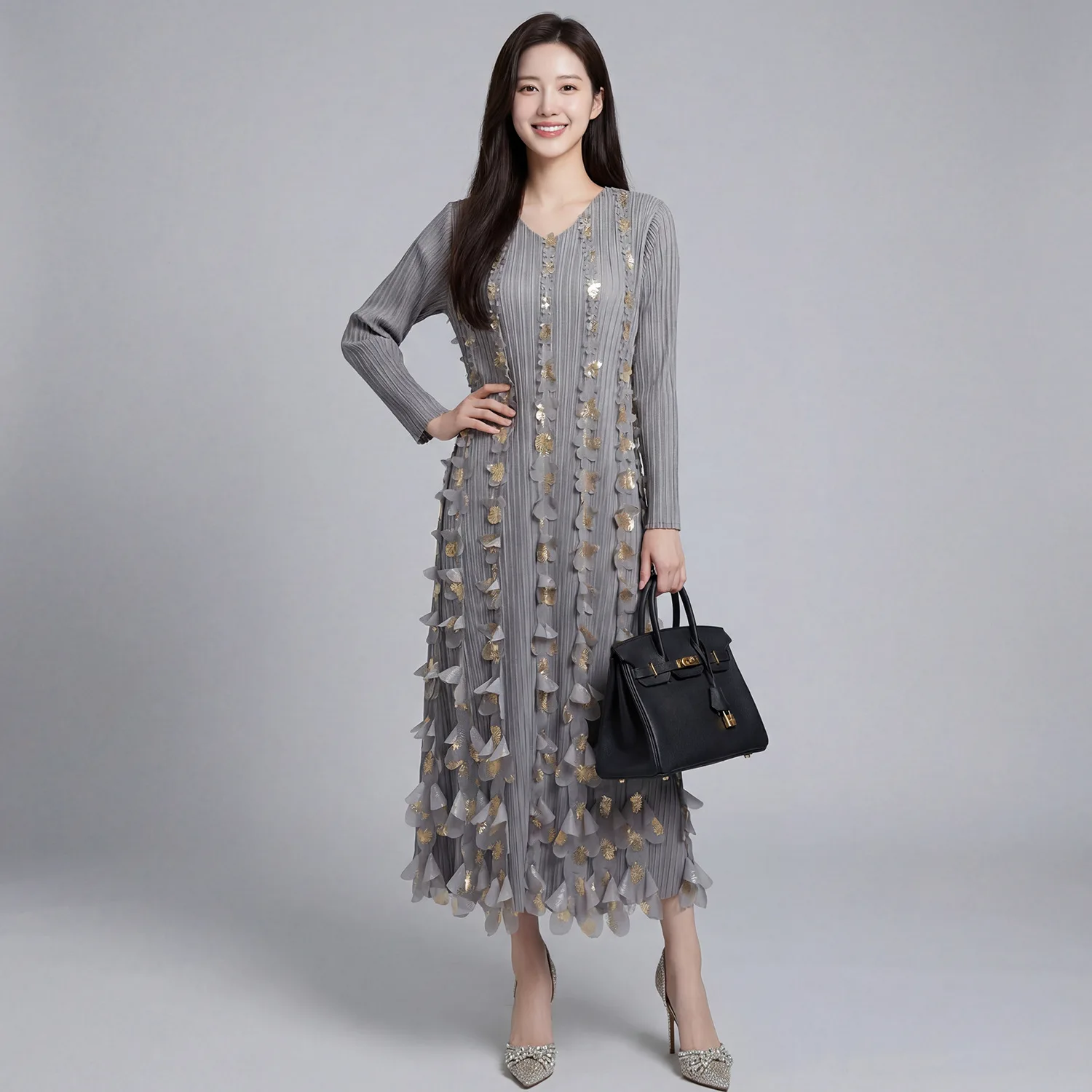 Новое женское плиссированное платье Miyake с V-образным вырезом, длинным рукавом, элегантное, с тиснением и бахромой, модное, трендовое, миди, с эффектом помятости
Новое женское плиссированное платье Miyake с V-образным вырезом, длинным рукавом, элегантное, с тиснением и бахромой, модное, трендовое, миди, с эффектом помятости