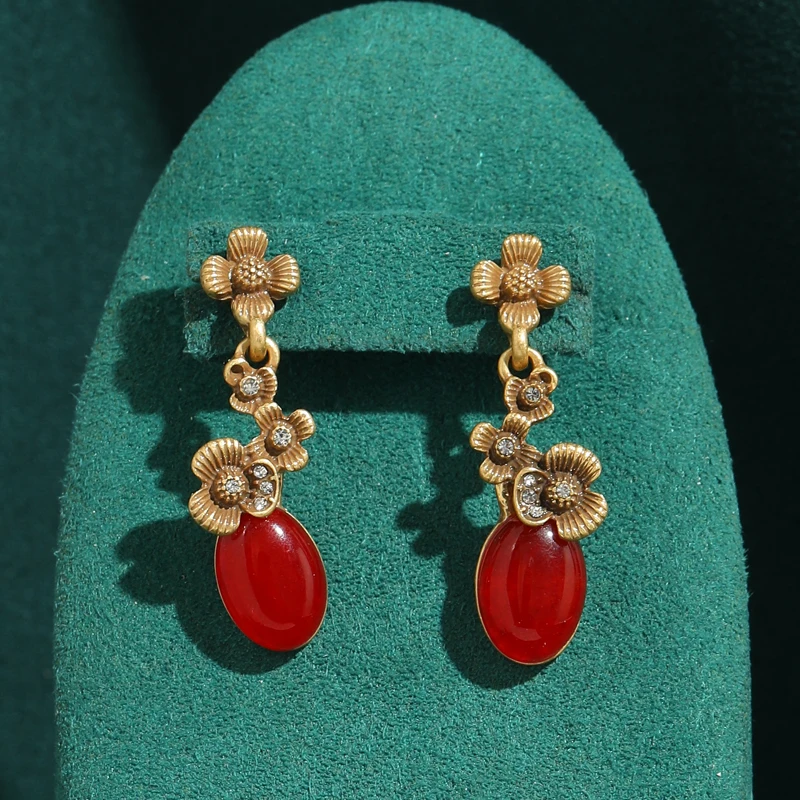 Women Vintage Natural Stone Red Drop Earring Pendent Antique Gold Plated Flower Elegant Retro Zircon Anniversary Souvenirs Charm
Women Vintage Natural Stone Red Drop Earring Pendent Antique Gold Plated Flower Elegant Retro Zircon Anniversary Souvenirs Charm