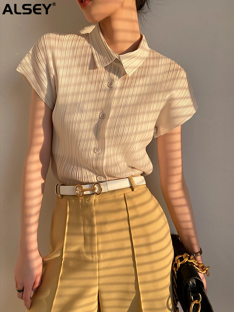 ALSEY Miyake Pleated Women's Shirt Casual Solid Color Polo Shirt Lapel Short Sleeve Single Breasted Designer Casual Clothing Top
ALSEY Miyake Pleated Women's Shirt Casual Solid Color Polo Shirt Lapel Short Sleeve Single Breasted Designer Casual Clothing Top