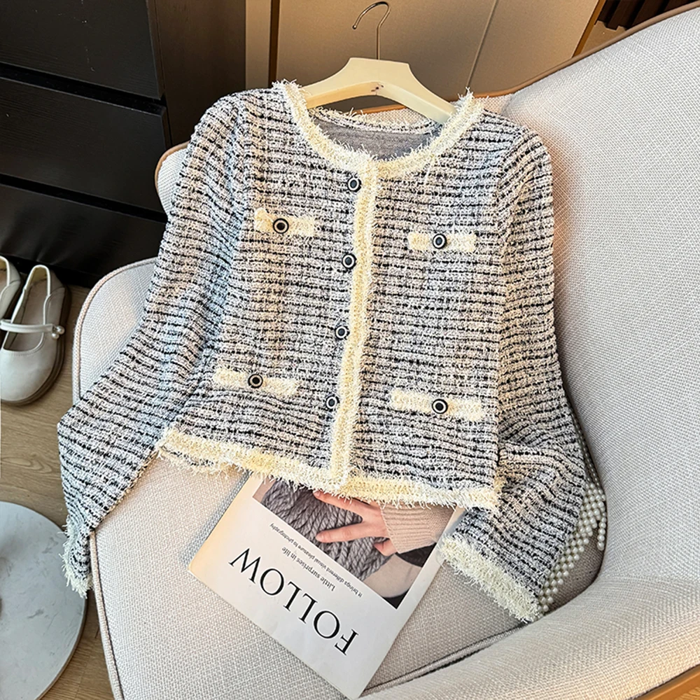 Fashion Sweet Tweed Jacket Women 2025 Autumn New Luxury Single-breasted Short Coats O-Neck Long Sleeve Elegant Female Outwear
Fashion Sweet Tweed Jacket Women 2025 Autumn New Luxury Single-breasted Short Coats O-Neck Long Sleeve Elegant Female Outwear
