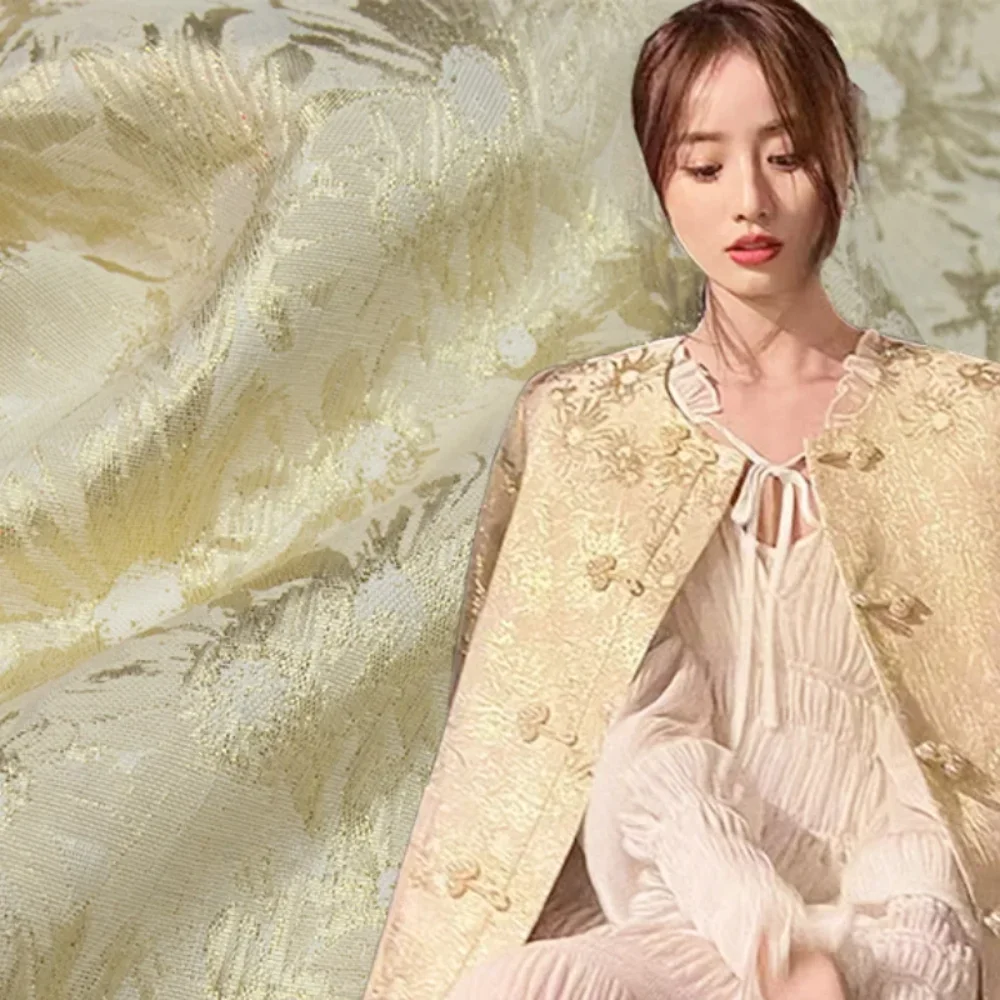 Жаккардовая ткань с золотой проволокой, весна-осень-зима, жилет в китайском стиле, платье Cheongsam, ветровка, пальто, модная швейная ткань на метр 
Жаккардовая ткань с золотой проволокой, весна-осень-зима, жилет в китайском стиле, платье Cheongsam, ветровка, пальто, модная швейная ткань на метр