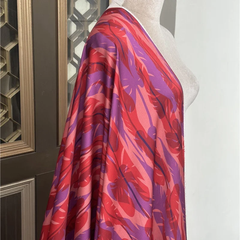 1 meter 95% Mulberry Silk 5% Spandex 20 momme Charmeuse Silk Fabric Red Leaf Printed 138cm 54" wide by the yard JN732
1 meter 95% Mulberry Silk 5% Spandex 20 momme Charmeuse Silk Fabric Red Leaf Printed 138cm 54" wide by the yard JN732