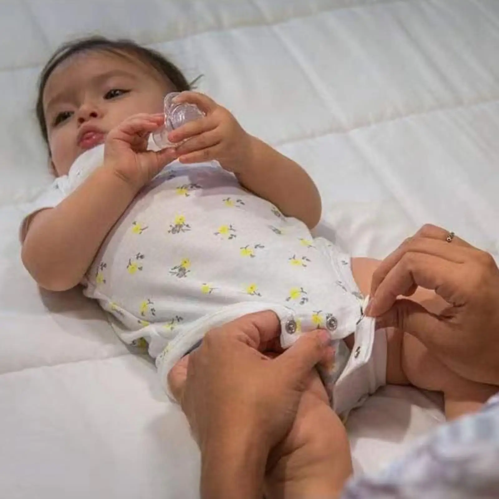 Baby Bodysuit Extender 6-Piece Reusable Baby Diaper Romper Extender Clothing Thermal Extension Sheet For Boys Girls Nursery
Baby Bodysuit Extender 6-Piece Reusable Baby Diaper Romper Extender Clothing Thermal Extension Sheet For Boys Girls Nursery