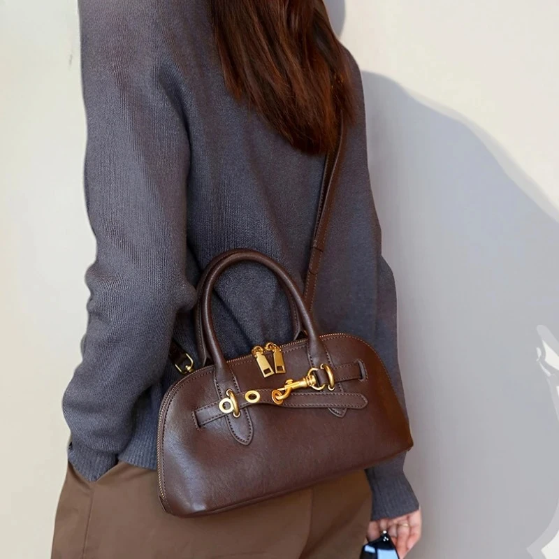 Женская сумка из натуральной кожи, сумка через плечо, дамская сумка-кроссбоди, роскошная дизайнерская сумка в стиле минимализм, из коровьей кожи
Женская сумка из натуральной кожи, сумка через плечо, дамская сумка-кроссбоди, роскошная дизайнерская сумка в стиле минимализм, из коровьей кожи