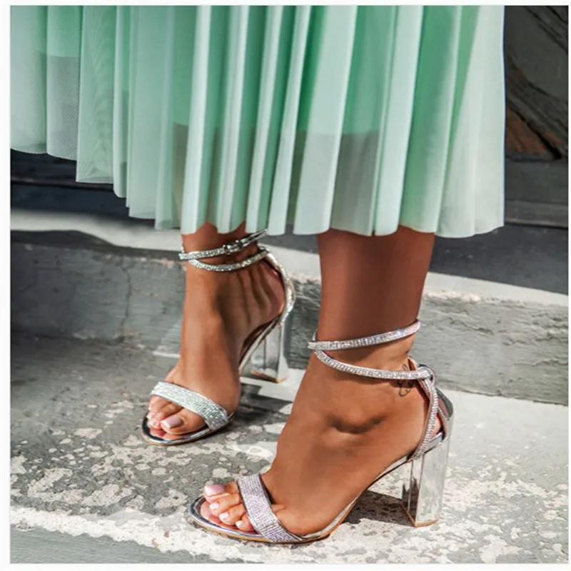 2023 Sexy PU Leather Crystal Pumps Sandals Women Shoes Peep Toe Rhinestone Heel Square High Heels Sandals Summer Party Shoes
2023 Sexy PU Leather Crystal Pumps Sandals Women Shoes Peep Toe Rhinestone Heel Square High Heels Sandals Summer Party Shoes
