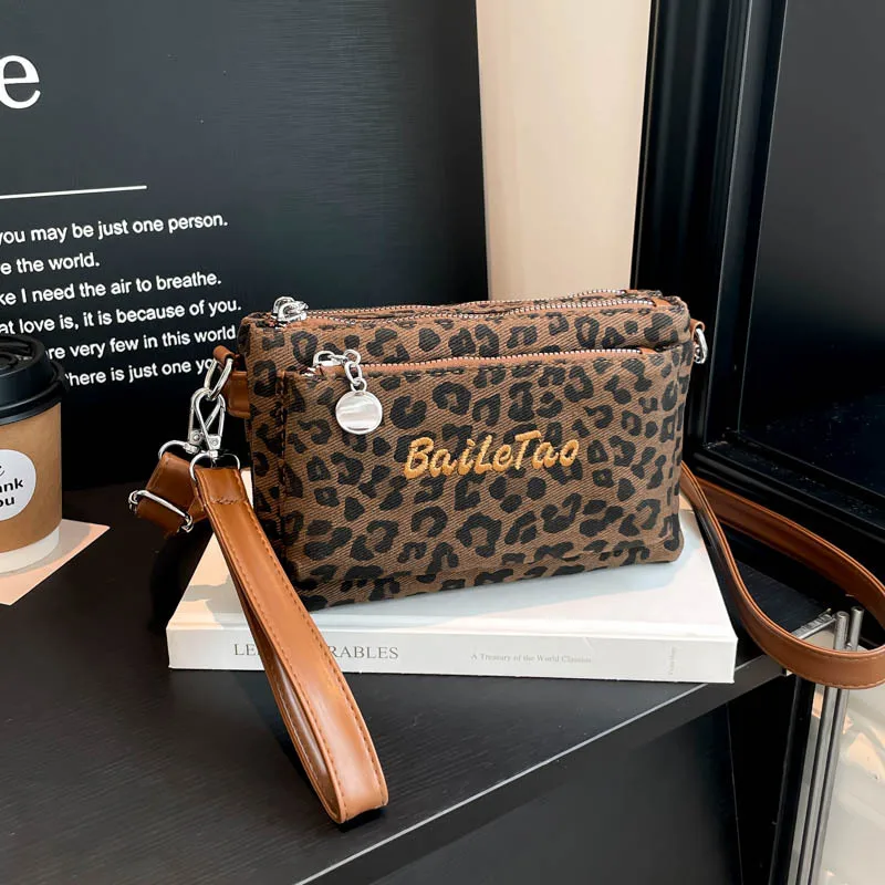 2025 Fall Winter Envelope Phone Bag, Vintage Crossbody Purse for Women, Luxe Sling Bag, Fashion Bag Minimalist Shoulder Bag
2025 Fall Winter Envelope Phone Bag, Vintage Crossbody Purse for Women, Luxe Sling Bag, Fashion Bag Minimalist Shoulder Bag