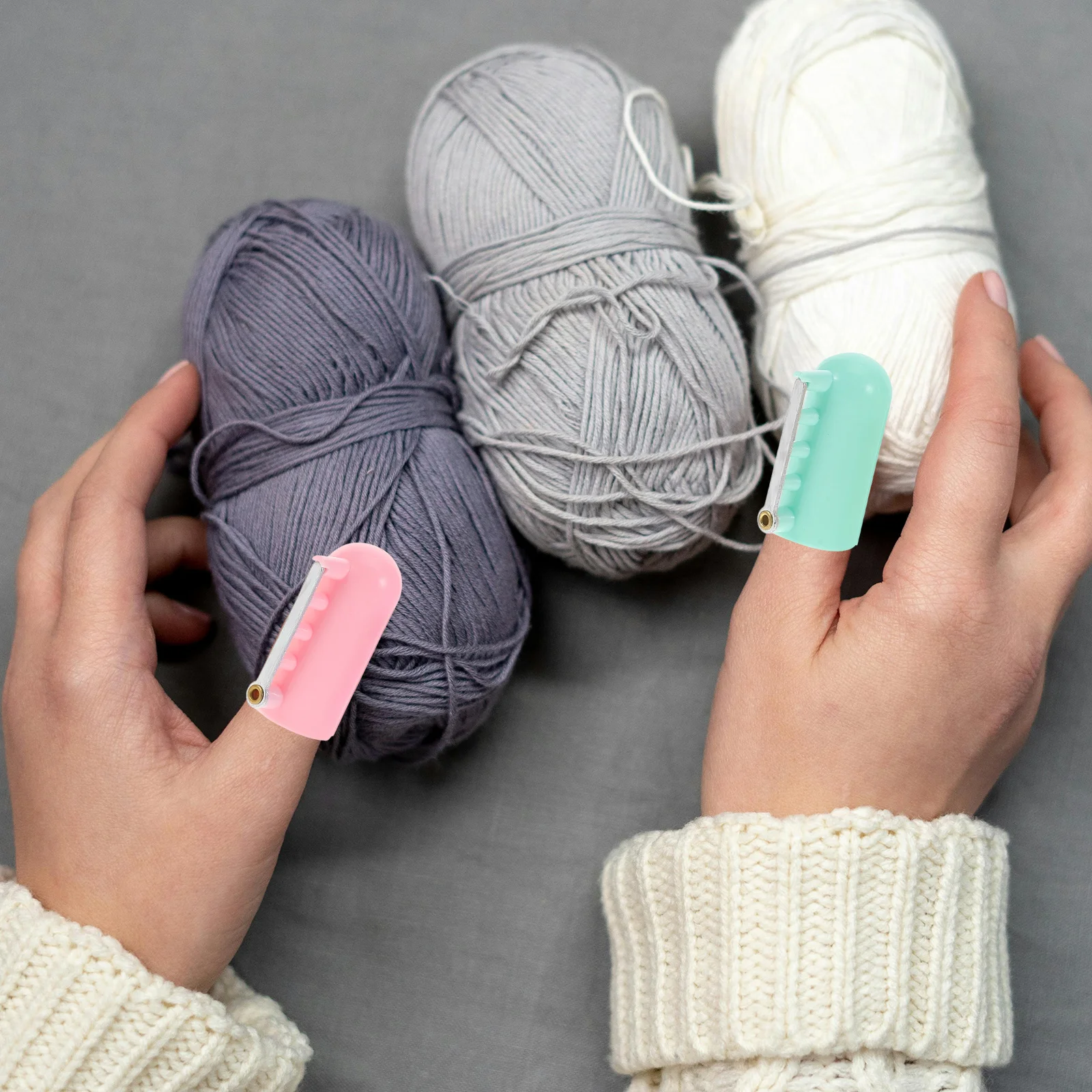 Plastic Knitting Thimble Durable Lightweight Easy to Use Yarn Guide Sewing Tool Accessories for Knitting Needle
Plastic Knitting Thimble Durable Lightweight Easy to Use Yarn Guide Sewing Tool Accessories for Knitting Needle