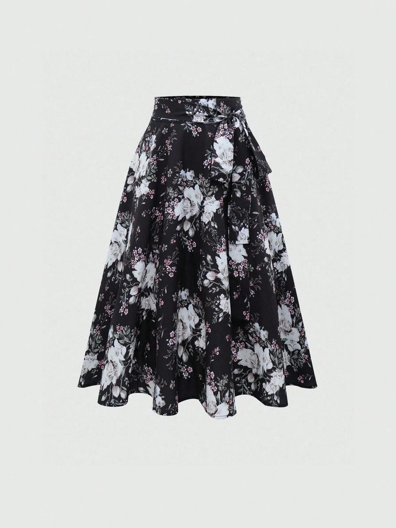 A lady's elegant half skirt with a bow tie and large flowers
A lady's elegant half skirt with a bow tie and large flowers