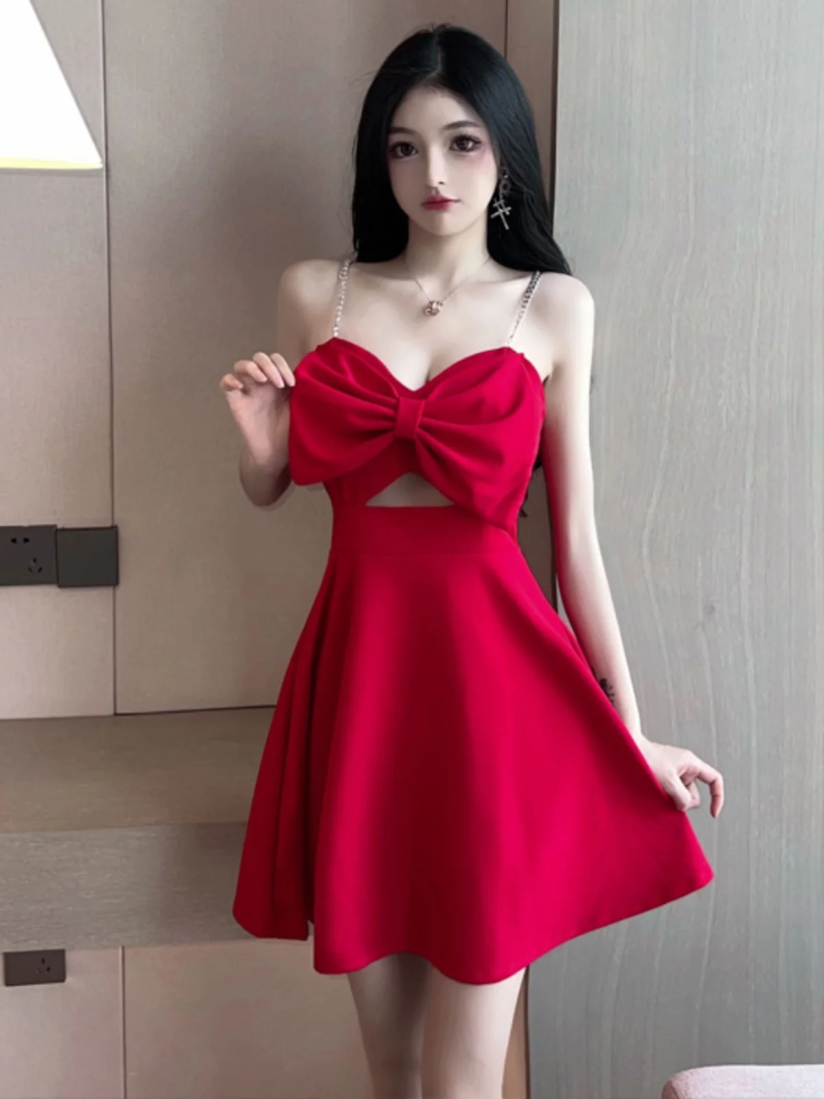Sexy Deep V-neck Backless Knot Design Hollow out Strap Dress Big Swing Dress Korean Style High Waist A-line Skirt
Sexy Deep V-neck Backless Knot Design Hollow out Strap Dress Big Swing Dress Korean Style High Waist A-line Skirt