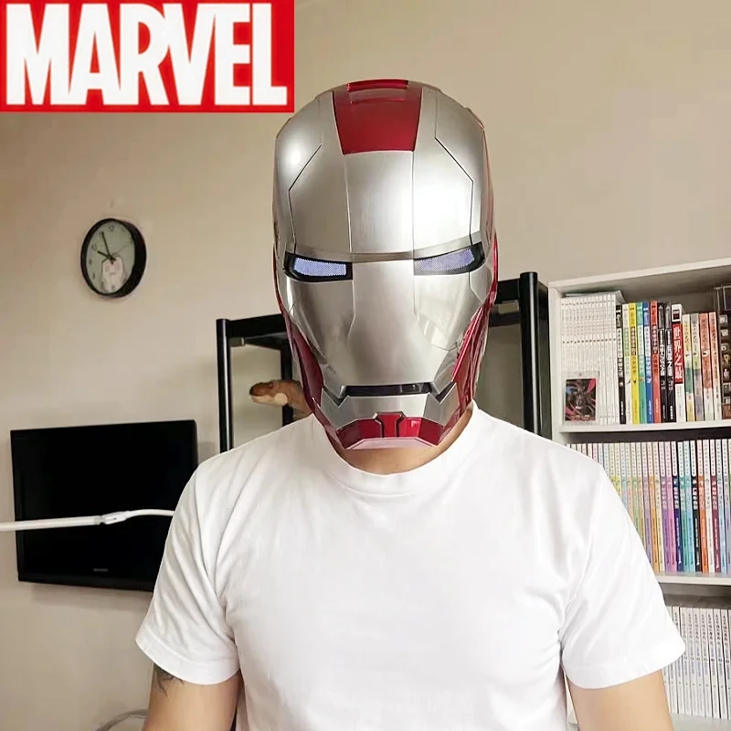 Новый шлем Marvel Mk5 Железный человек с голосовым управлением, 8 шт., открывающаяся и закрывающаяся светящаяся китайская английская маска, собирайте подарки на Хэллоуин
Новый шлем Marvel Mk5 Железный человек с голосовым управлением, 8 шт., открывающаяся и закрывающаяся светящаяся китайская английская маска, собирайте подарки на Хэллоуин