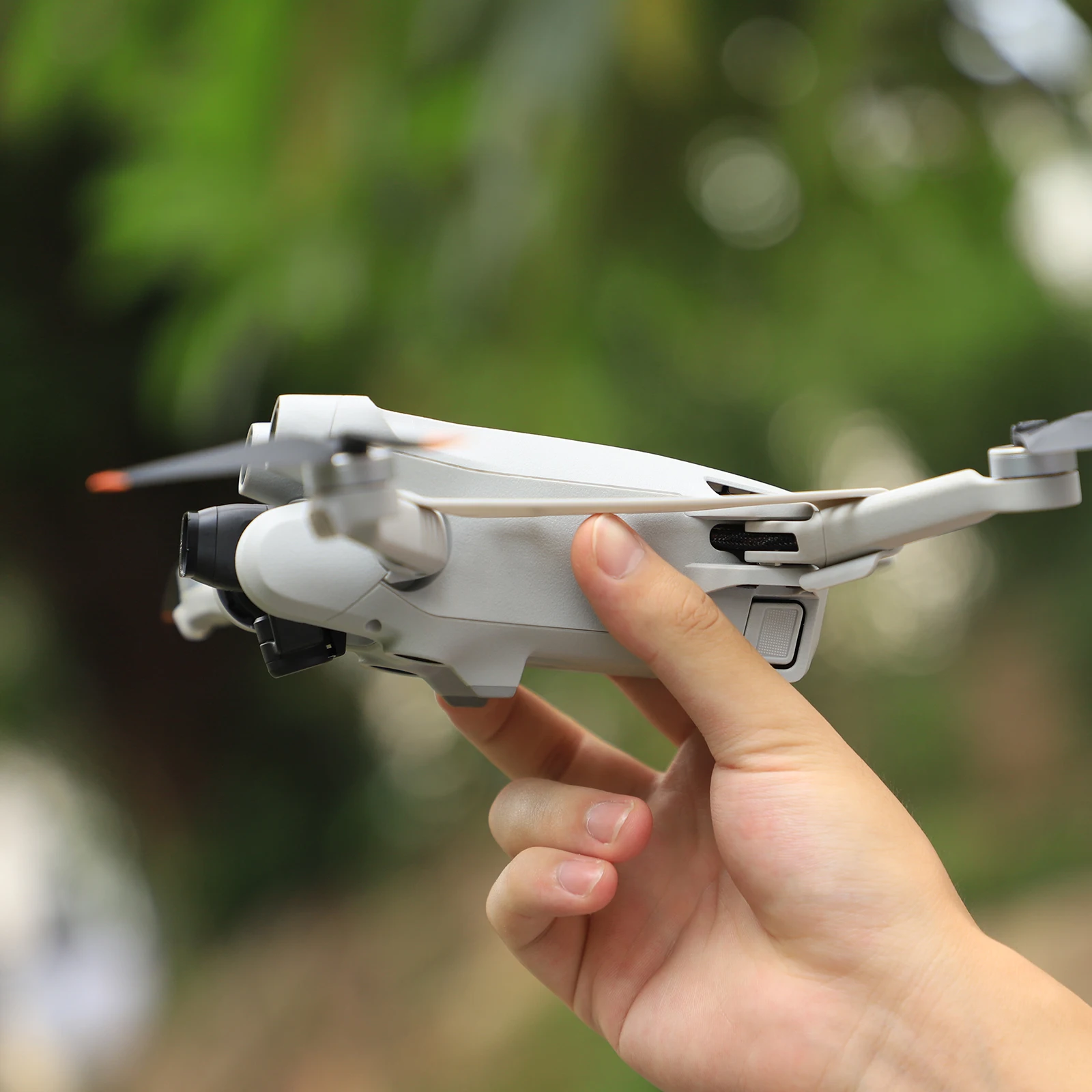 Suitable For Dji Mini 4 Pro Hand Guard Hand-Held Take-Off And Landing Safety Guard
Suitable For Dji Mini 4 Pro Hand Guard Hand-Held Take-Off And Landing Safety Guard