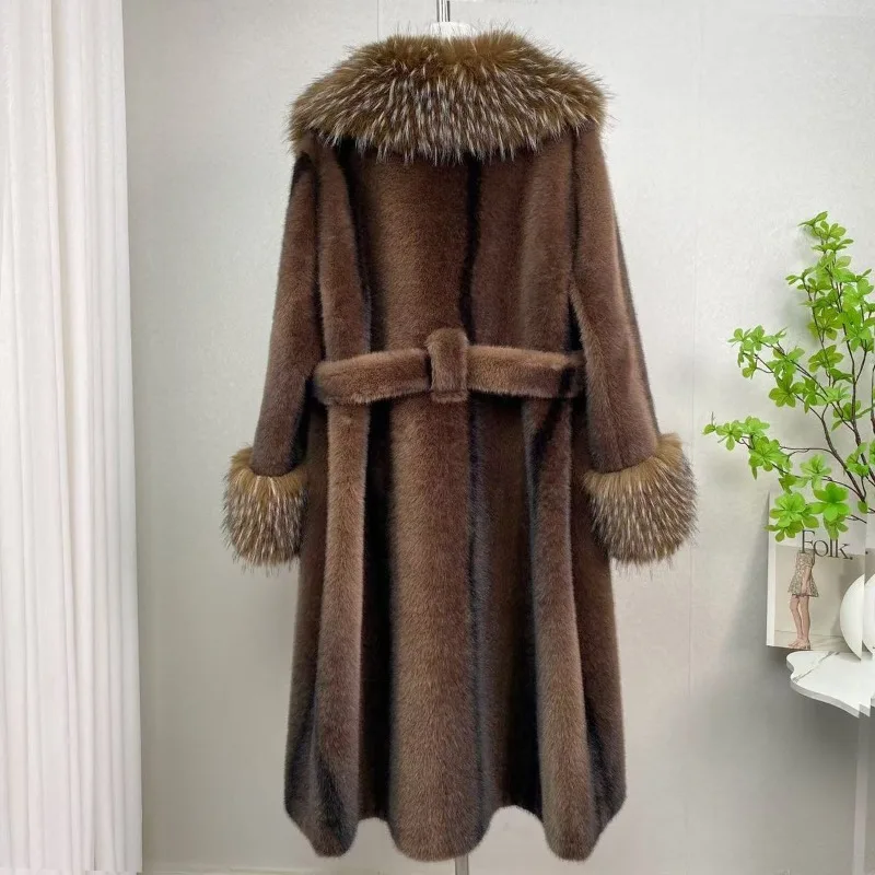 Меховое интегрированное пальто для поездок на работу, женская осенне-зимняя модная теплая легкая роскошная высококачественная шуба с большим меховым воротником из искусственной норки
Меховое интегрированное пальто для поездок на работу, женская осенне-зимняя модная теплая легкая роскошная высококачественная шуба с большим меховым воротником из искусственной норки