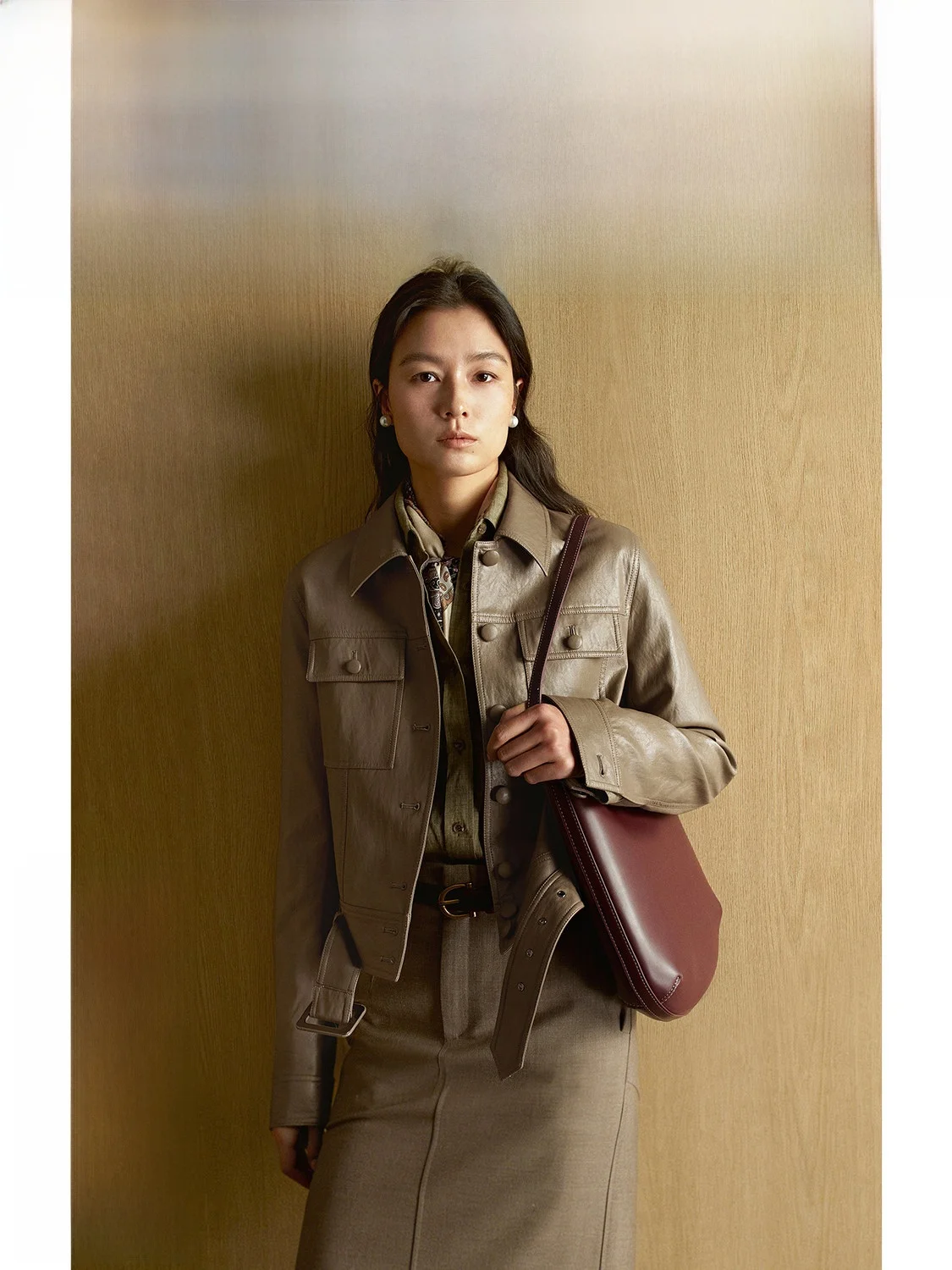 Eco-Friendly Leather Short Jacket with Belt A-Line Skirt Set Women's Cool Spring New Style Travel Casual Office Wear
Eco-Friendly Leather Short Jacket with Belt A-Line Skirt Set Women's Cool Spring New Style Travel Casual Office Wear