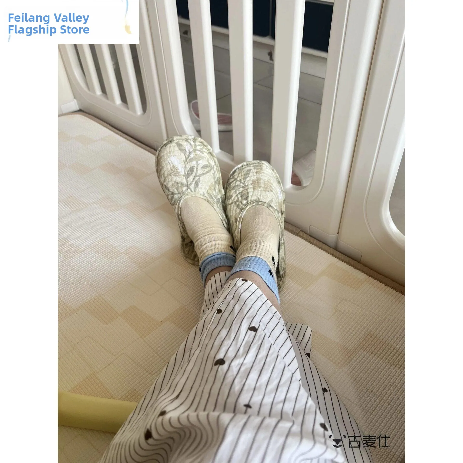 Indoor Home Slippers Cotton Climbing Mat Shoe Covers Noise Reduction Anti-Slip Headed Fabric Slippers Floor Shoes
Indoor Home Slippers Cotton Climbing Mat Shoe Covers Noise Reduction Anti-Slip Headed Fabric Slippers Floor Shoes