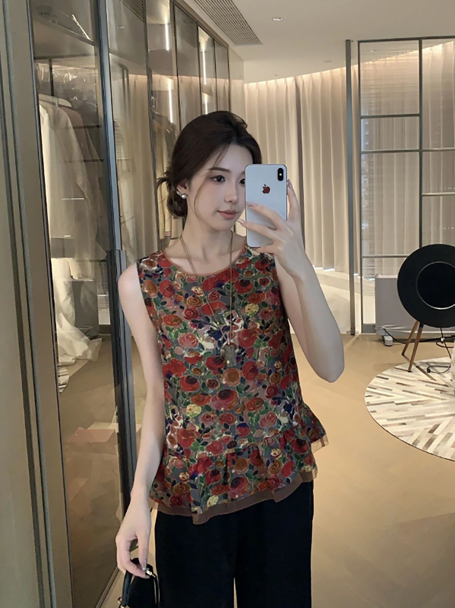 YUYUWANG Van Gogh Design Sensation Floral Print Svel Vest Women's Summer Outerwear Loose Fit Breathable Gauze Fiber
YUYUWANG Van Gogh Design Sensation Floral Print Svel Vest Women's Summer Outerwear Loose Fit Breathable Gauze Fiber