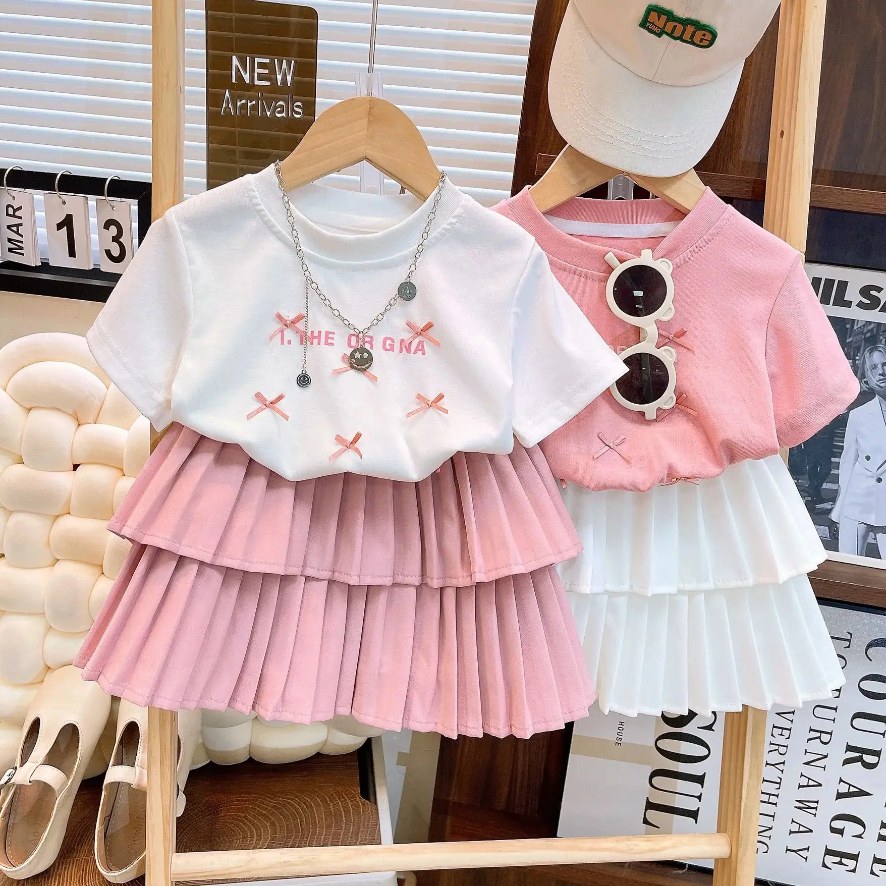 Baby Summer Clothes Two Pieces Set Sweet Bow Short-Sleeved Top And Pleated Skirt For Girls Casual Outfit Set Children's Clothing
Baby Summer Clothes Two Pieces Set Sweet Bow Short-Sleeved Top And Pleated Skirt For Girls Casual Outfit Set Children's Clothing