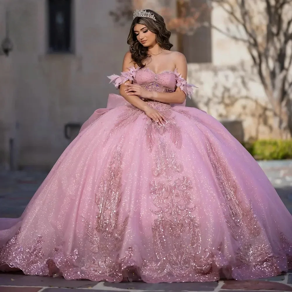 Pink Charro Quinceanera Dresses Ball Gown Off The Shoulder Appliques Sparkly Mexican Sweet 16 Dresses 15 Anos Customized
Pink Charro Quinceanera Dresses Ball Gown Off The Shoulder Appliques Sparkly Mexican Sweet 16 Dresses 15 Anos Customized