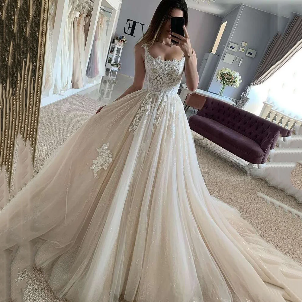 Shiny Glitter Vintage Wedding Dresses Lace Beads Square Collar Princess Bride Dress Boho Wedding Gowns Straps Vestido de Noiva
Shiny Glitter Vintage Wedding Dresses Lace Beads Square Collar Princess Bride Dress Boho Wedding Gowns Straps Vestido de Noiva
