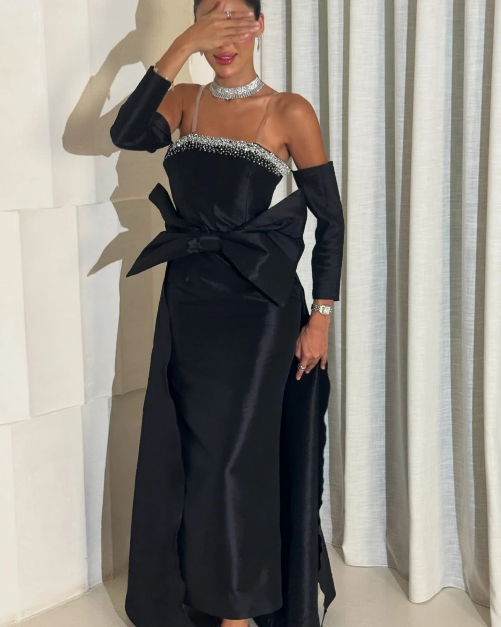 Customized Modern Style Classic Charmeuse Rhinestone Bow A-line Strapless Midi Dresses Bespoke Occasion Dresses Sizes Available 
Customized Modern Style Classic Charmeuse Rhinestone Bow A-line Strapless Midi Dresses Bespoke Occasion Dresses Sizes Available