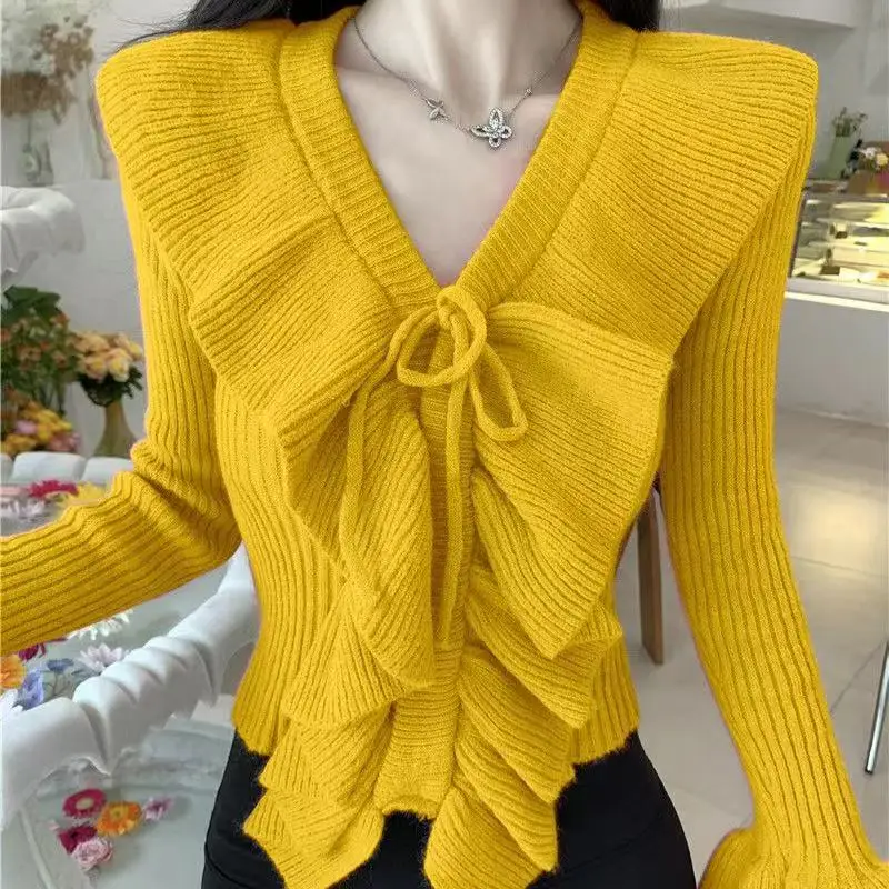 2025 New Women's Autumn Winter Knitwear Fashion Lotus Leaf Edge Knitted Sweater Design Sense Slim Short Pullover Sweater Top
2025 New Women's Autumn Winter Knitwear Fashion Lotus Leaf Edge Knitted Sweater Design Sense Slim Short Pullover Sweater Top