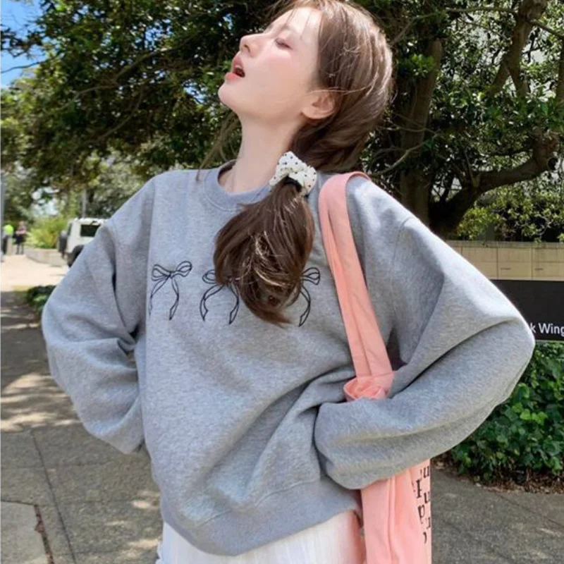 Модный повседневный свитшот из хлопка для девочек, весна-осень, с бантом, вышивкой, свободного кроя, в стиле Харадзюку, худи
Модный повседневный свитшот из хлопка для девочек, весна-осень, с бантом, вышивкой, свободного кроя, в стиле Харадзюку, худи
