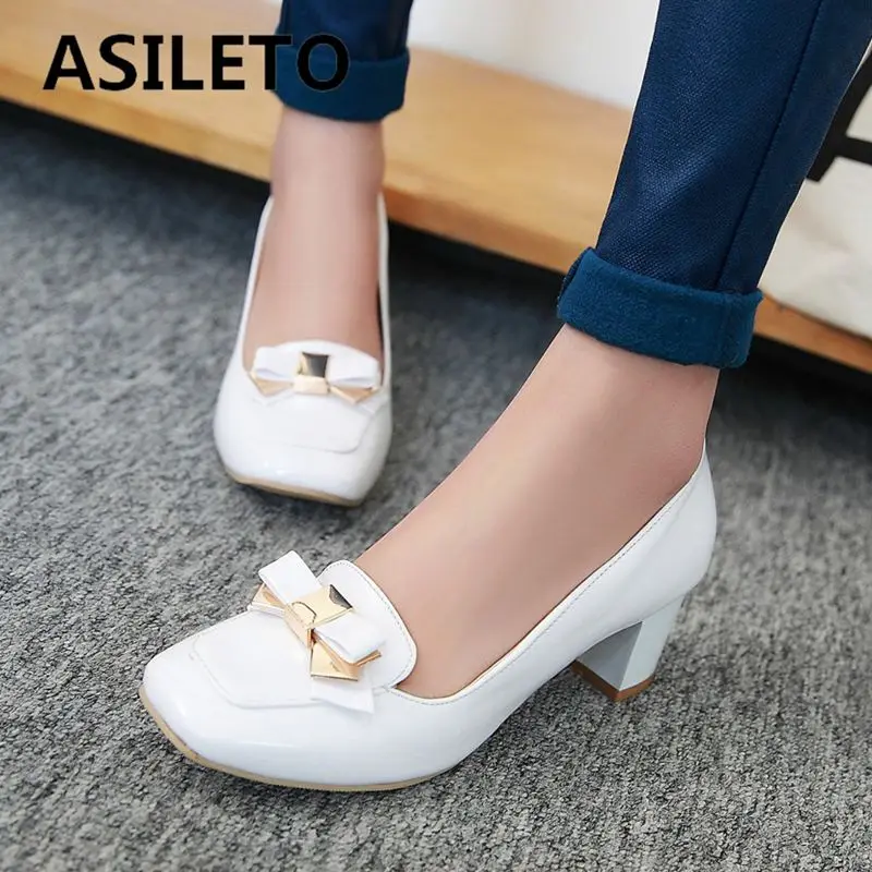 ASILETO Luxury Office Lady Pumps 31 32 Square Toe Block Heels 5cm Slip On Bowknot Shiny Dating Women Shoes Plus Size 41 42 43
ASILETO Luxury Office Lady Pumps 31 32 Square Toe Block Heels 5cm Slip On Bowknot Shiny Dating Women Shoes Plus Size 41 42 43