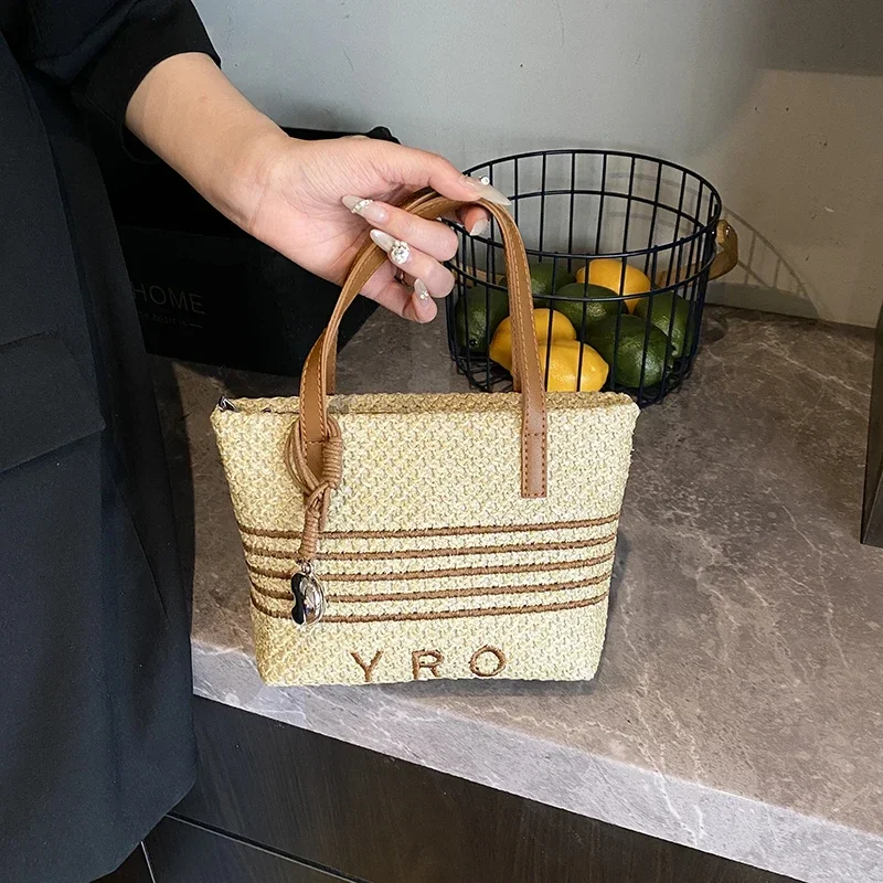 Summer Versatile Concise Fashion Straw Weaving Women's Shoulder Bags 2025 New Large Capacity High Quality Concise Crossbody Bag
Summer Versatile Concise Fashion Straw Weaving Women's Shoulder Bags 2025 New Large Capacity High Quality Concise Crossbody Bag