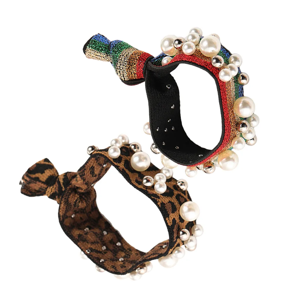 2 шт. шикарных резинок для волос с леопардовым принтом и радужными элементами, украшенных жемчугом, универсальные резинки для волос для женщин, идеальный подарок для подруг, для создания стильного образа
2 шт. шикарных резинок для волос с леопардовым принтом и радужными элементами, украшенных жемчугом, универсальные резинки для волос для женщин, идеальный подарок для подруг, для создания стильного образа